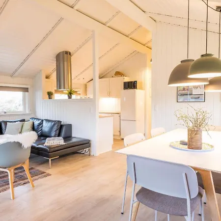 Holiday home Holiday Henne Xiv *